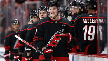 «Каролина» — «Коламбус»: НХЛ, видеообзор матча