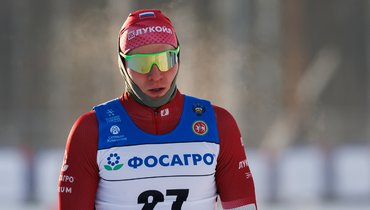 Победная серия Большунова прервалась. Сан Саныч не справился с четвертьфиналом в спринте