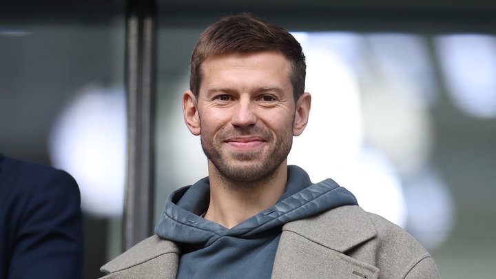 «Эта сумма устроила обе стороны». Суд прекратил дело о драке Смолова, хотя прокурор был против