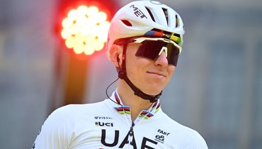 «У него будут проблемы». Лучший велогонщик мира прокатил француженку после победы, забыв о своей девушке