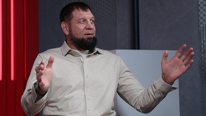 «Мне с таким образом жизни больше не по пути...» Емельяненко — о фильме Германики и своей борьбе с водкой