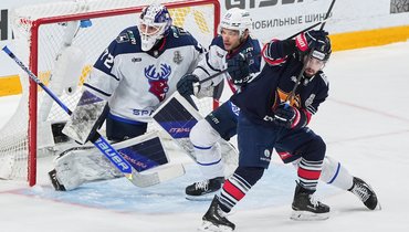 Семь голов за два периода. «Металлург» и «Торпедо» устроили шоу в первом матче серии
