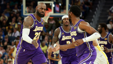 Результативная связка отца и сына. Бронни отдал ассист Леброну — две недели назад было наоборот