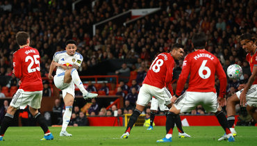 «Манчестер Юнайтед» в меньшинстве проиграл «Лидсу», Окафор оформил дубль