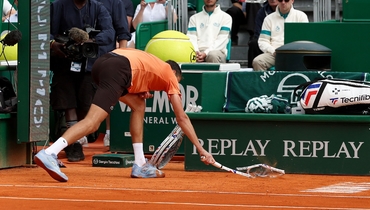 Медведева оштрафовали на шесть тысяч евро за разбитую ракетку. Но заработал в Монте-Карло он гораздо больше