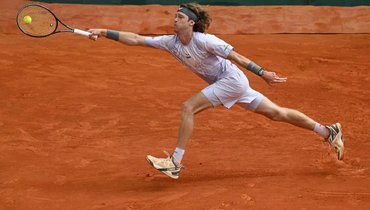 Рублев победил Навоне и вышел во второй круг турнира в Барселоне