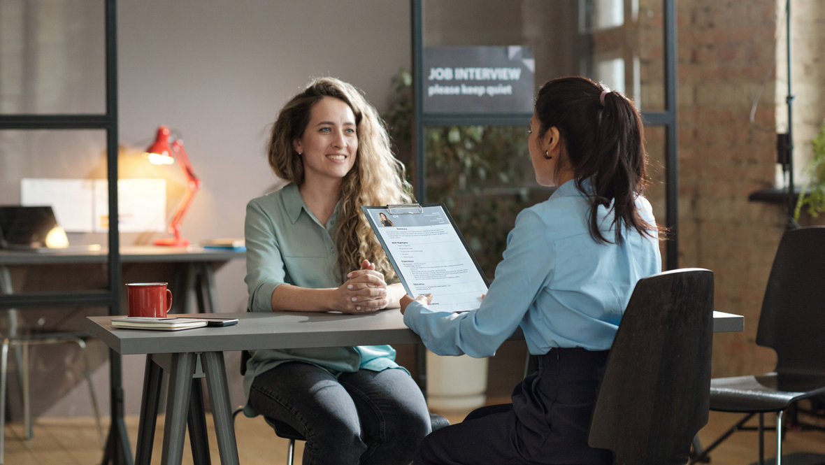 HR-эксперт ответила, как частая смена работы влияет на резюме