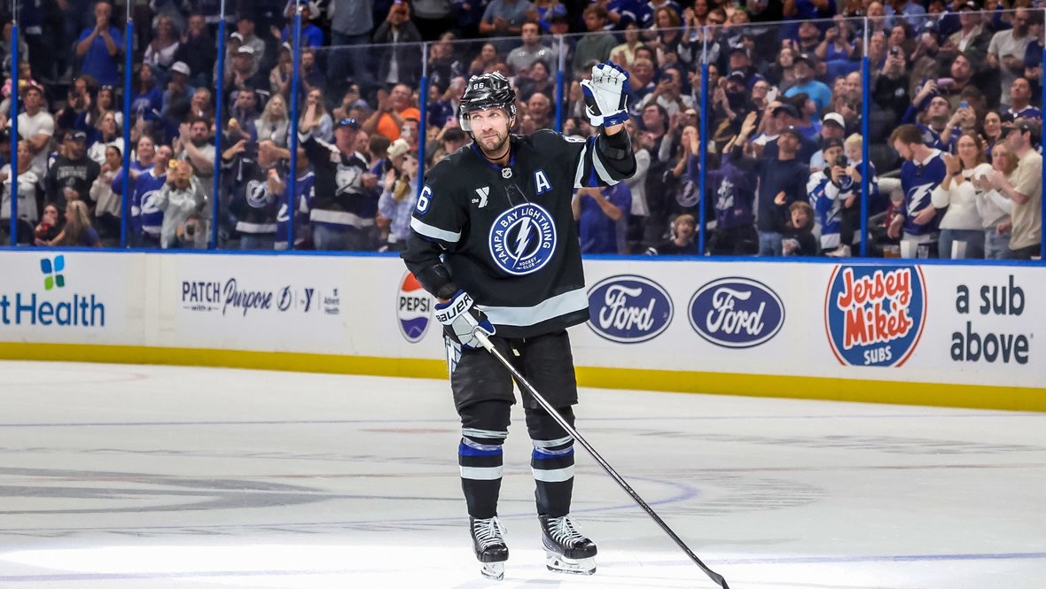 Никита Кучеров уступил Коннору Макдэвиду в бомбардирской гонке НХЛ: получит ли россиянин Харт Трофи