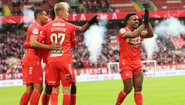 В первом тайме «Спартак» творил шедевры, а во втором — думал о «Краснодаре». Красно-белые обошли ЦСКА