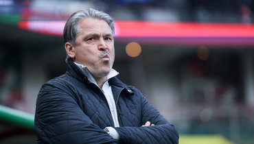 Евсеев перестал материться. Теперь он вообще мало говорит — половину вопросов после «Зенита» проигнорировал