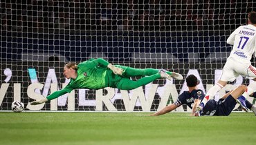 «Лион» шокировал Сафонова двумя быстрыми голами. «ПСЖ» неожиданно проиграл дома и может упустить чемпионство