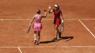 На «Ролан Гаррос» Мирра пару не сыграет. Но в Мадриде ловит кайф, выступая со Шнайдер