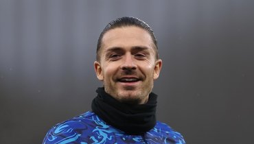 The Sun: Грилиш пьяным уснул на крыше бара в Манчестере