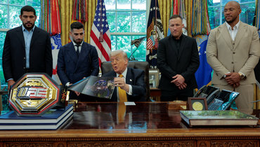 «Выиграл все, верно?» Трамп встретился с участниками турнира UFC в Белом доме и вспомнил об успехах Хабиба
