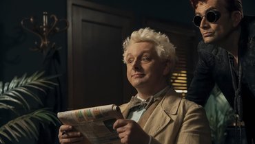 Кадр из спецвыпуска сериала «Благие знамения», реж. Рэйчел Талалэй, Prime Video