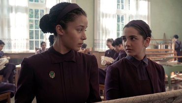 Кадр из сериала «Заветы», реж. Майк Баркер, MGM Television, Hulu