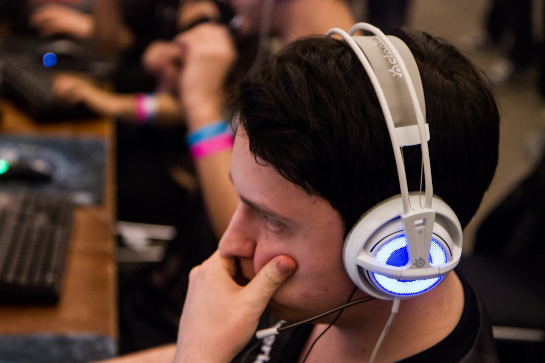 Кристофер «GeT_RiGhT» Алесунд не был доволен первым поражением.