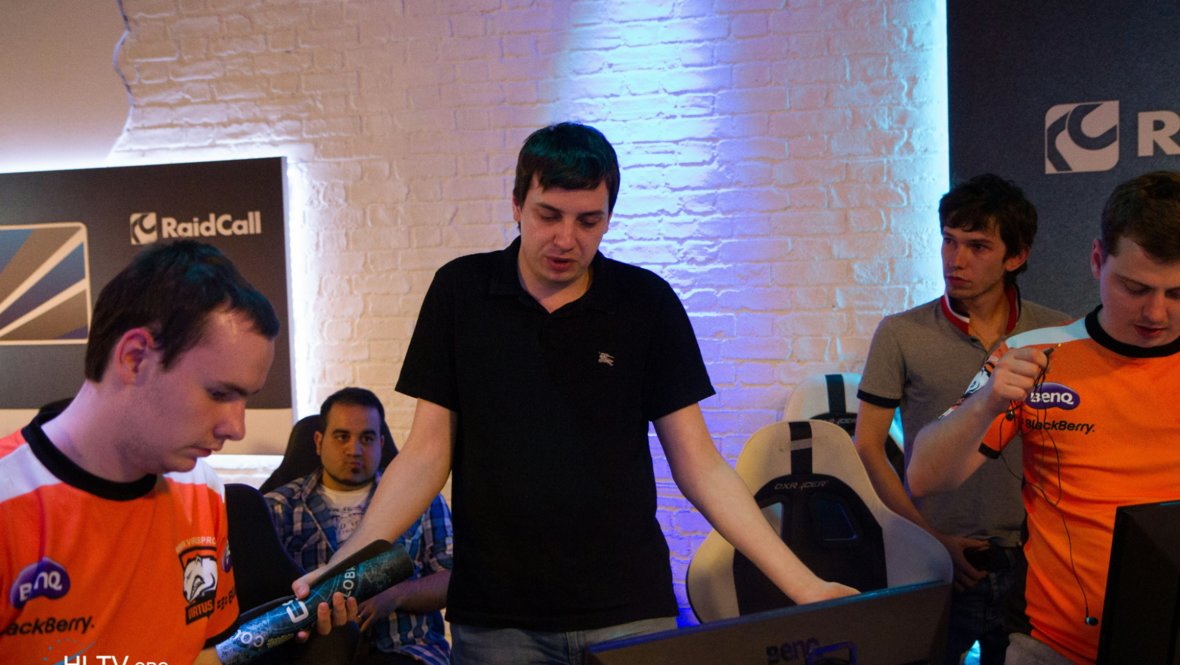 Fox, Guardian и Ange1 на турнире RaidCall EMS One Summer 2013 Finals.