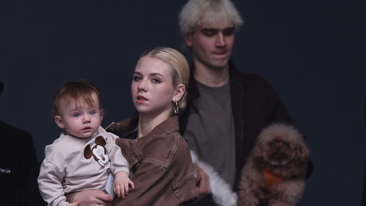 Игнатова с мужем и сыном, Тутберидзе с собачкой. Первое публичное выступление Team Tutberidze в новом сезоне
