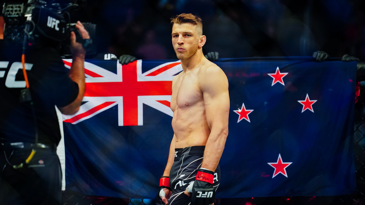 Дэн Хукер перед турниром UFC в Париже