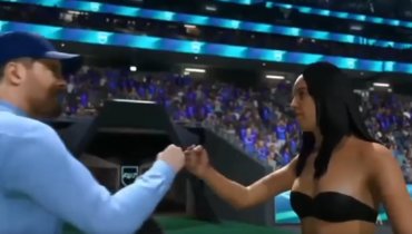 Странный баг в новой EA FC. В игре появились раздетые женщины-тренеры
