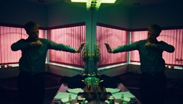 Кадр из фильма «Прайм-тайм», реж. Ланс Оппенгейм, A24, Range Media Partners, Square Peg, Icki Eneo Arlo, Spectrum FX