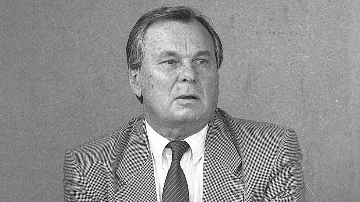 Валентин Иванов.