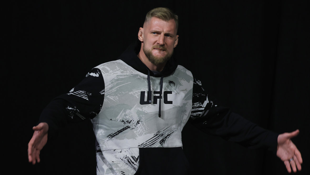 Бой Александр Волков — Ризван Куниев на UFC 333: Волков о титульной гонке в тяжелом весе, интервью российского бойца