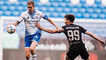 Даниил Фомин и Артем Шуманский в матче «Акрон» — «Динамо» (3:1) 24 октября.