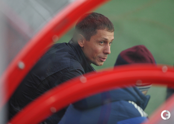 Юрий Борзаковский на тренировке сборной России по футболу