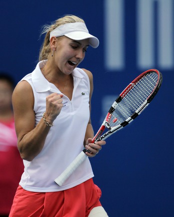 ВЕСНИНА ОТПРАВИЛА НА ОТДЫХ ШАРАПОВУ