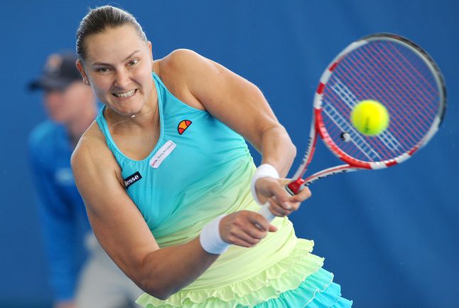 ПЕТРОВА УСТУПИЛА В ПЕРВОМ КРУГЕ