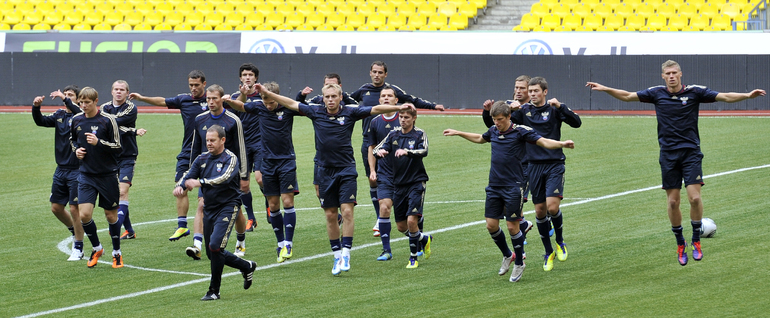 СБОРНАЯ ГОТОВИТСЯ К ИГРЕ С ИРЛАНДИЕЙ