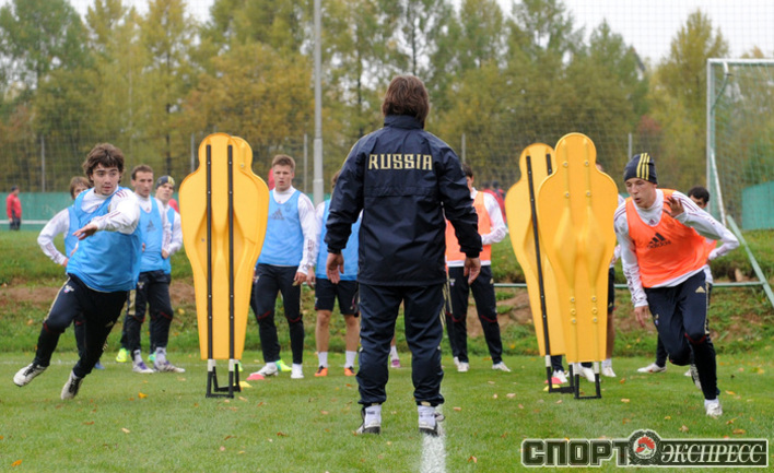 НА ТРЕНИРОВКЕ МОЛОДЕЖНОЙ СБОРНОЙ