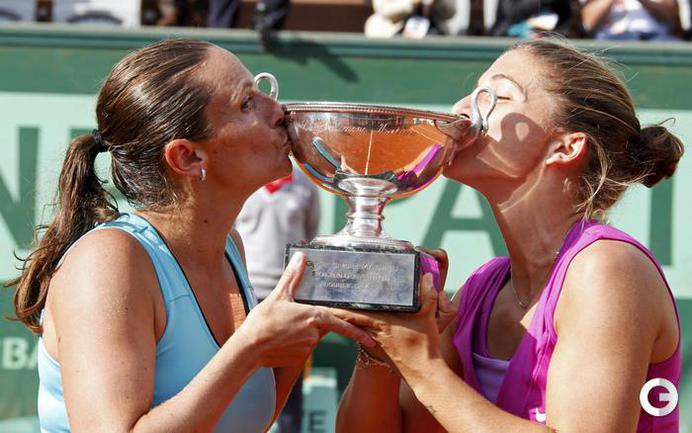 КИРИЛЕНКО И ПЕТРОВА УСТУПИЛИ В ПАРЕ ROLAND GARROS
