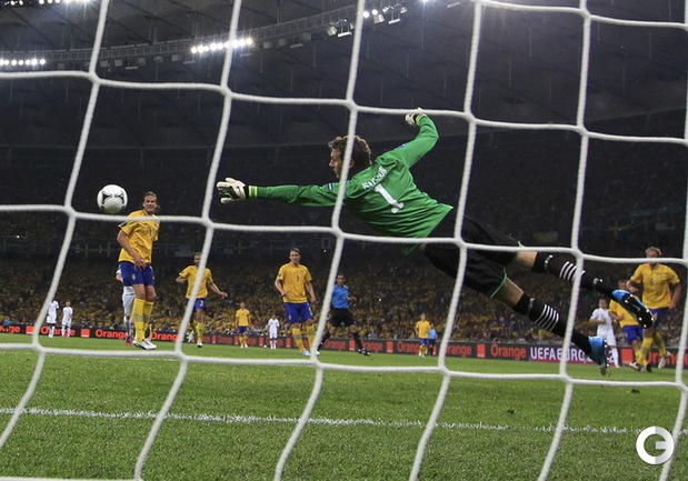 ФРАНЦУЗЫ УСТУПИЛИ ШВЕДАМ, НО ВЫШЛИ В ПЛЕЙ-ОФФ