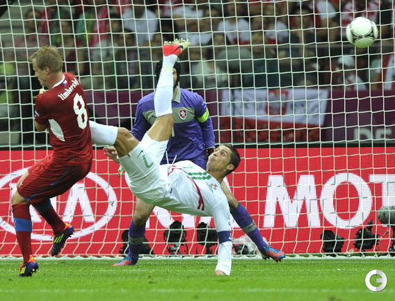 КРИШТИАНУ РОНАЛДУ ВЫВЕЛ ПОРТУГАЛИЮ В ПОЛУФИНАЛ