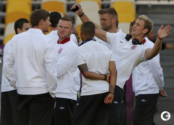 АНГЛИЯ И ИТАЛИЯ НА ТРЕНИРОВКЕ ПЕРЕД ЧЕТВЕРТЬФИНАЛОМ