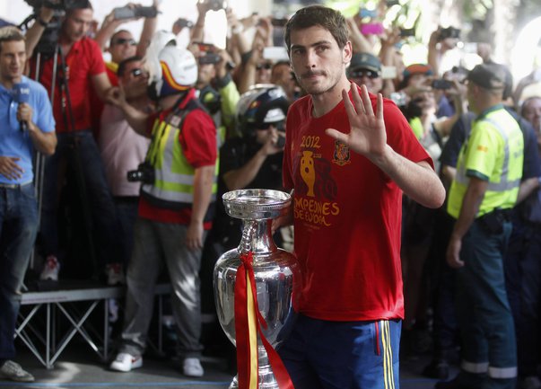 ИТАЛИЯ И ИСПАНИЯ ВЕРНУЛИСЬ С EURO2012