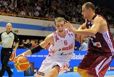 Россия стартовала с победы над Латвией