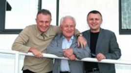 Григорий СУРКИС (слева) с отцом Михаилом Давидовичем и братом Игорем. Фото - Александр ЗАДИРАКА