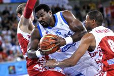 С нашей сборной не соскучишься!