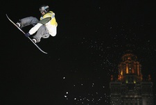 30 тысяч зрителей у трамплина возле МГУ