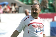 Валерий Газзаев: "Любить игроки должны родителей. Тренера достаточно уважать"