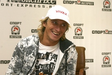 Как ангел над волнами