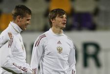 Вторник. Марибор. Тренировка сборной России. Игорь ДЕНИСОВ и Андрей АРШАВИН. Фото Александра ФЕДОРОВА, "СЭ"