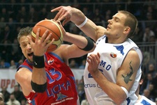 Явтокас закрыл в "Химках"  последнюю проблемную позицию