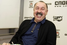 Валерий Газзаев: "Очень хочется еще раз поработать со сборной"