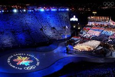 8 февраля 2002 года. Церемония открытия XIX зимних Олимпийских игр в Солт-Лейк-Сити. Фото официального сайта Международного олимпийского комитета (www. olympic.org).