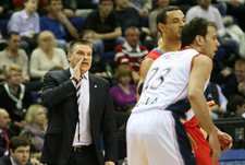 Пашутин - Иванович:  первый раунд - за нашим тренером